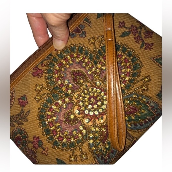 Isabella Fiore Vintage wristlet clutch. Beaded Marrakesh pattern. Never used - Picture 4 of 6